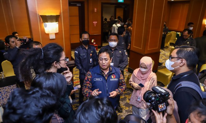 Anggota Bawaslu Puadi memberikan keterangan pers kepada wartawan di Jakarta, Senin (15/8/2022)/foto: Publikasi dan Pemberitaan Bawaslu