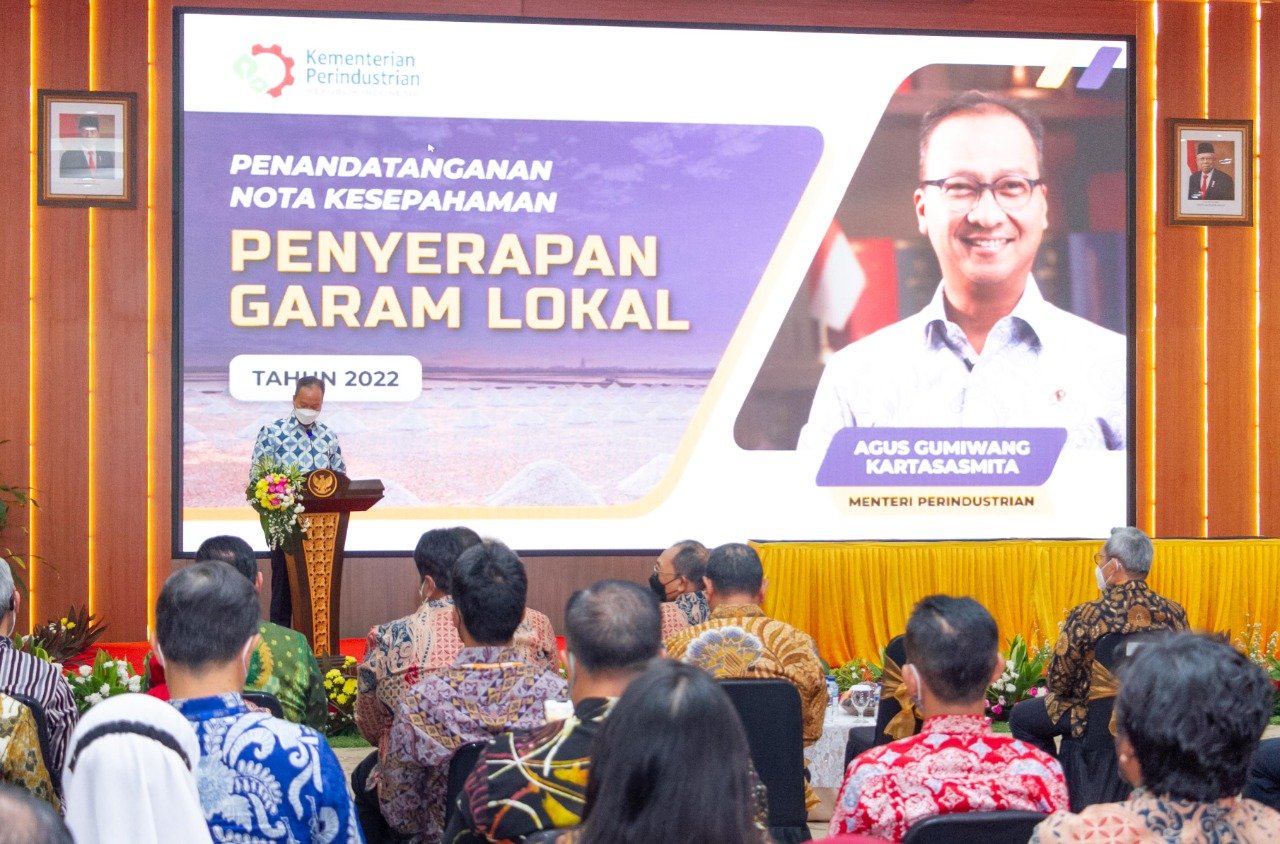 Menteri Perindustrian Agus Gumiwang Kartasasmita