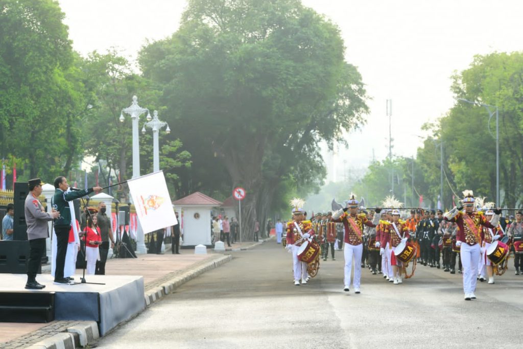 Presiden Jokowi melepas Kirab Merah Putih, di Halaman Istana Merdeka, Minggu (28/08/2022)