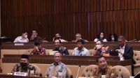 KPU RI saat rapat dengar pendapat dengan Komisi II DPR RI