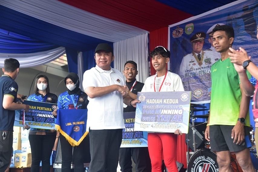 Herman Deru ketika hadir langsung dalam Fun Run Sport Edutainment di Plaza Utama Gelora Sriwijaya JSC Palembang