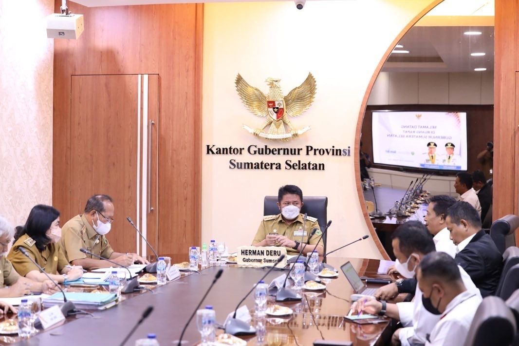 Gubernur Sumsel Herman Deru saat rapat dengan Satuan Tugas Pemulihan Ekonomi Nasional (PEN)