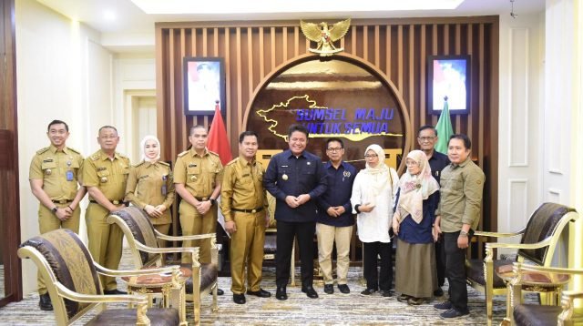Gubernur Sumsel saat menerima Panitia HPN ke-76 tingkat provinsi Sumsel, Selasa (27/9)