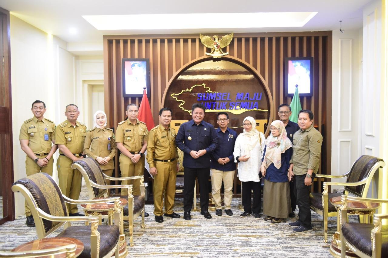 Gubernur Sumsel saat menerima Panitia HPN ke-76 tingkat provinsi Sumsel, Selasa (27/9)