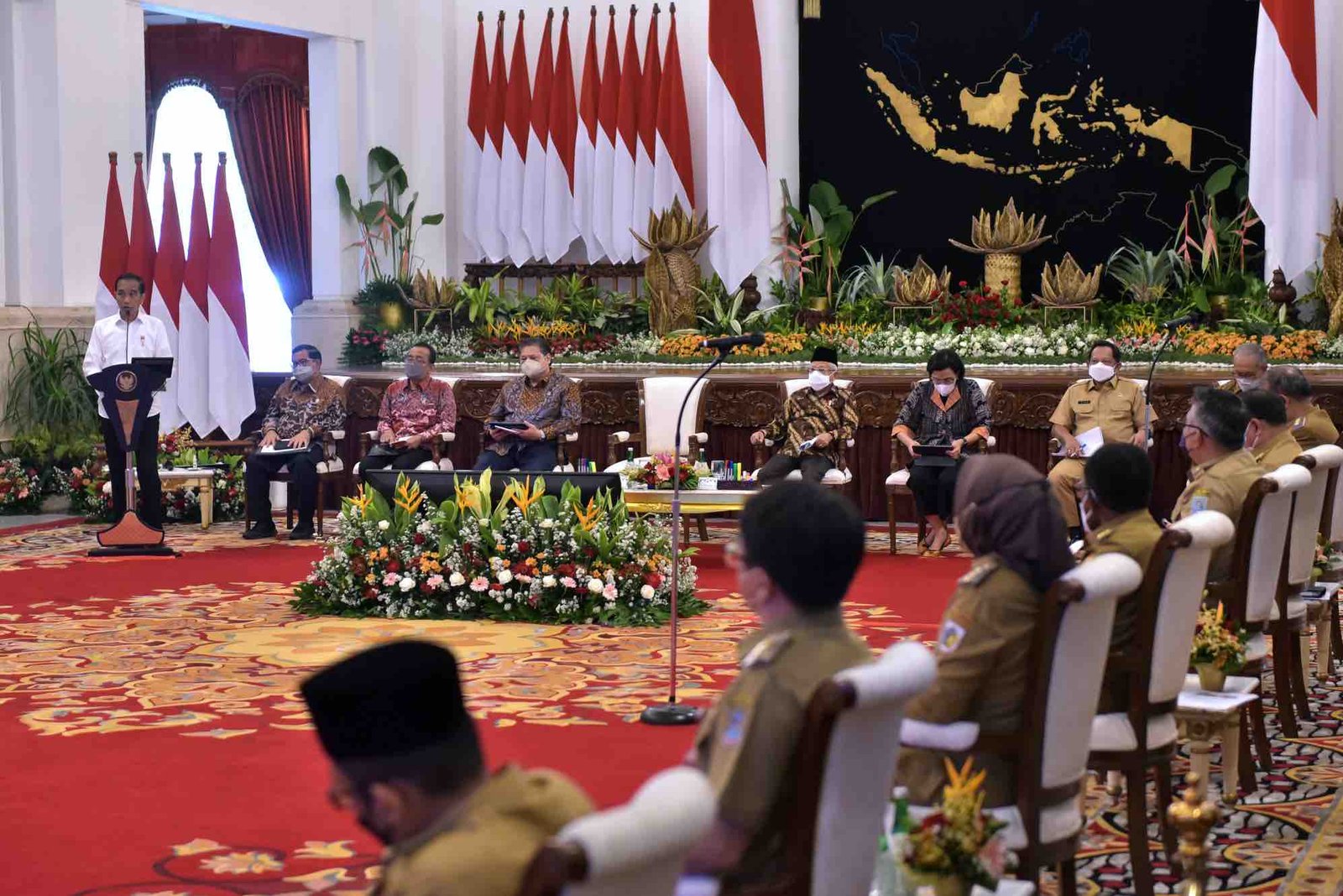 Presiden Jokowi saat memberikan pengarahan pada para kepala daerah, di Istana Negara, Jakarta, Senin (12/09/2022)