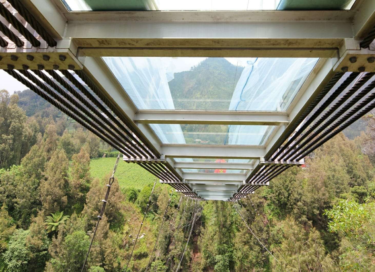 Jembatan Gantung Kaca Seruni Gunung Bromo. (Foto: Dok. Kementerian PUPR)