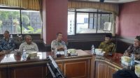 Kepala Biro Perekonomian Pemprov Sumsel , H Afrian Joni yang didalamnya turut serta Kasubdit Indagsi Ditreskrimsus Polda Sumsel, AKBP Hadi Saifudin,SE melaksanakan kegiatan studi kaji pelaksanaan dan pengawasan penyaluran pupuk bersubsidi ke Pemprov Jateng, Kamis (1/12)