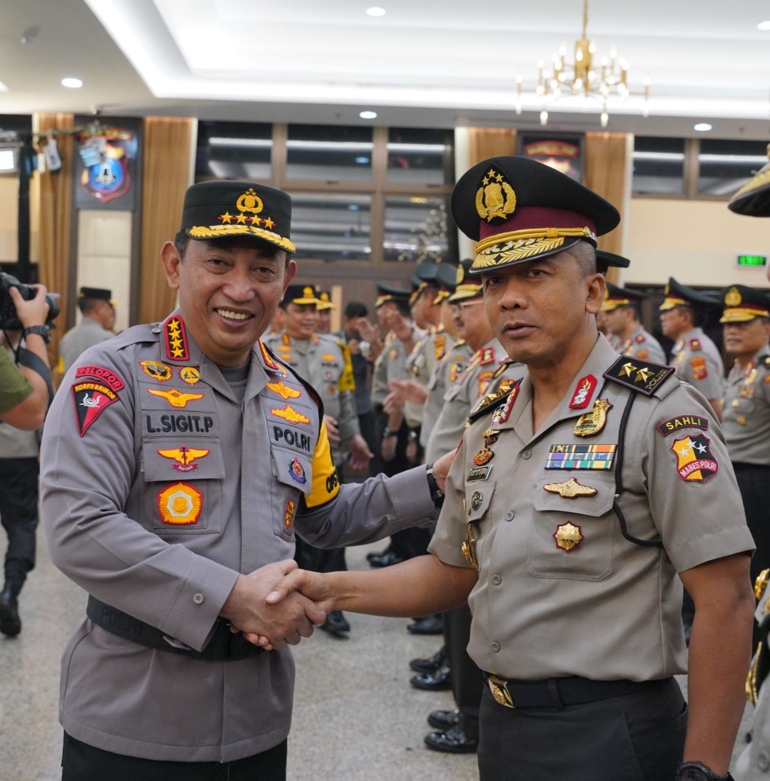 Kapolri Jenderal Pol Listyo Sigit Prabowo saat bersama Wakapolda Sumsel, Irjen Pol Rudi Setiawan SIK MH, Sabtu (31/12/2022) di Mabes Polri