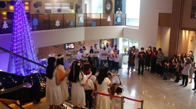 Tree Lighting Ceremony di Lobby Hotel Aryaduta Palembang, Kamis (01/12/2022)