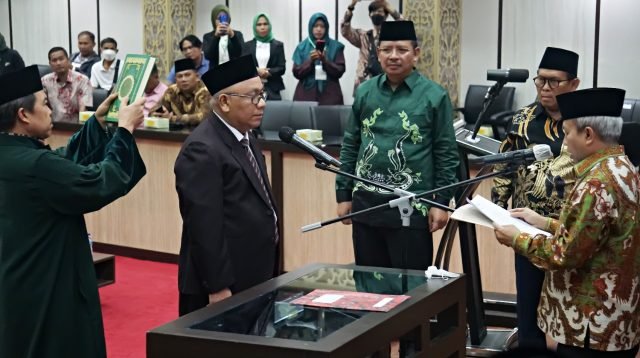 Sekjen Kemenag RI Prof Dr Nizar Alimelantik Dr H Zainal Berlian sebagai Rektor Institut Teknologi dan Sains (ITS) Nahdhatul Ulama Sriwijaya Sumsel