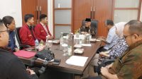 Pj Bupati Muba Apriyadi Mahmud saat menerima audiensi pengurus Ikatan Mahasiswa Muhammadiyah (IMM) di Sumsel, Senin (26/12/2022)