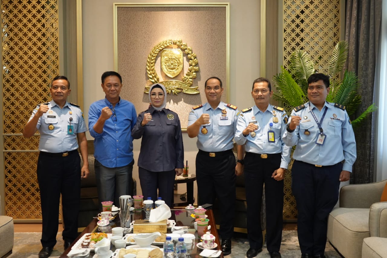 Kakanwil Kemenkumham Sumsel, Ilham Djaya saat audiensi dengan Ketua DPRD Provinsi Sumatera Selatan, Hj RA Anita Noeringhati SH MH, Senin (26/12/2022)