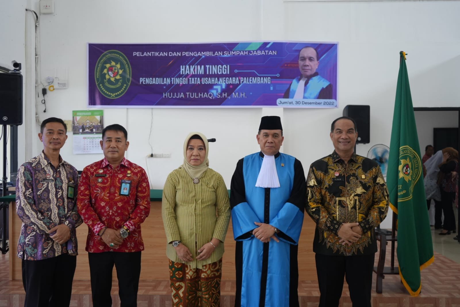 Pangdam II/Swj Mayjen TNI Hilman Hadi SIP MBA MHan dan romobngan saat ziarah ke taman makam pahlawan Ksatria Ksetra Siguntang, Jumat (30/12/2022)