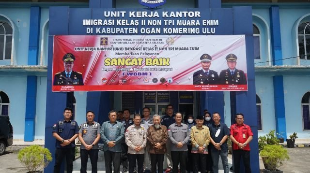 Kakanwil Kemenkumham Sumsel, Dr Ilham Djaya, Kamis (5/1) meninjau Unit Kerja Keimigrasian Kabupaten OKU