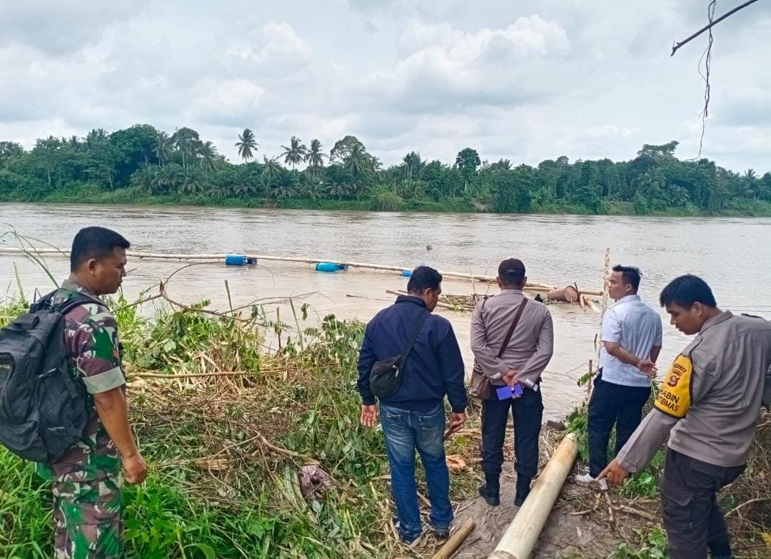 Jajaran Polsek Rantau Alai melaksanakan giat penghentian operasional penambangan pasir (Galian C) di Desa Santapan Timur Kecamatan Kandis