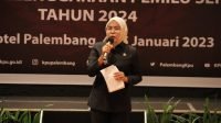 Wakil Wali Kota Palembang, Fitrianti Agustinda saat menghadiri pelantikan Panitia Pemilihan Kecamatan (PPK) Kota Palembang, Rabu (4/1/2023)