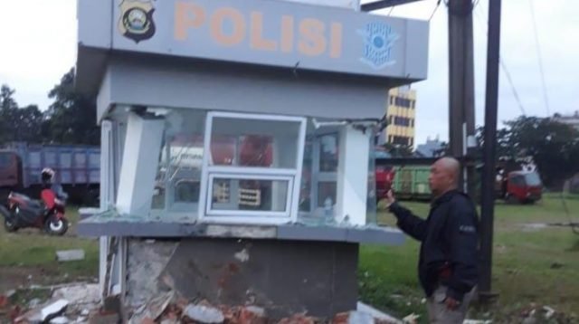 Kondisi pos polisi di Simpang Veteran Palembang