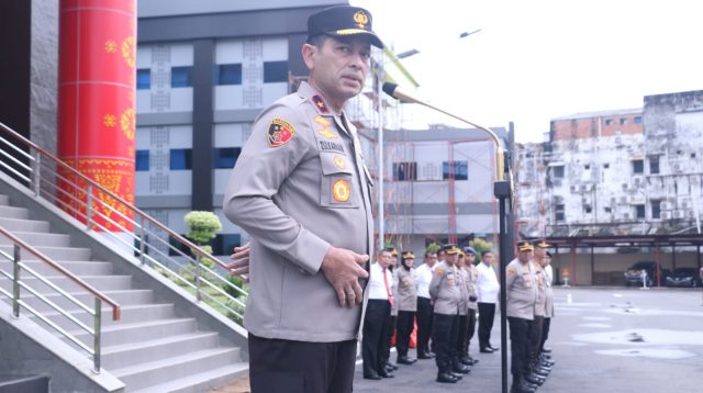 Wakapolda Sumsel Brigjen Pol M Zulkarnain SIK MSi memimpin apel pagi, Senin (9/1/2023) di lapangan Apel Mapolda Sumsel