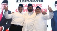 Ketua Umum Partai Nasdem Surya Paloh bersama Bacapres Anies Baswedan dan Bacawapres Muhaimin Iskandar saat Deklarasi Capres-Cawapres 2024 di Hotel Majapahit, Surabaya, Jawa Timur, Sabtu (2/9/2023)