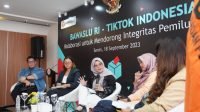 Anggota Bawaslu Lolly Suhenty dalam diskusi usai penandatanganan kerja sama antara Bawaslu dengan TikTok di Kantor Bawaslu, Jakarta, Senin (18/9/2023).